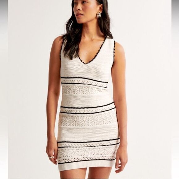 Abercrombie & Fitch Dresses & Skirts - Abercrombie and fitch v-neck crochet mini dress black white